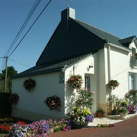 Holiday home Location Saisonniere: Cosy Avec Jardin Clos, Proche Plages Et Parc De Briere, Wifi Inclus! - Fr-1-306-892 *