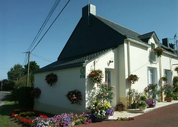 Prázdninový dům Location Saisonniere: Cosy Avec Jardin Clos, Proche Plages Et Parc De Briere, Wifi Inclus! - Fr-1-306-892 *